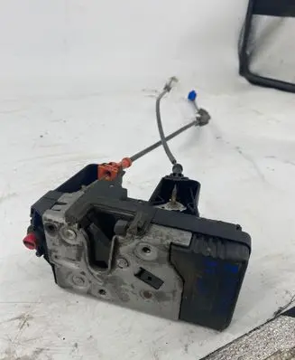 Opel Zafira A Rear door lock 24414135