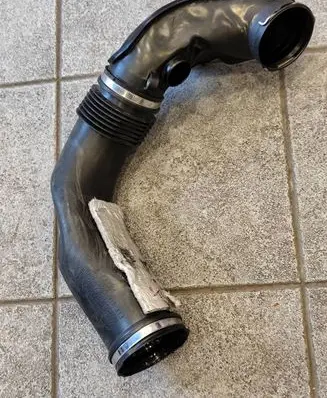 BMW 5 F10 F11 Intercooler hose/pipe 8514090 13718514090 11128512284