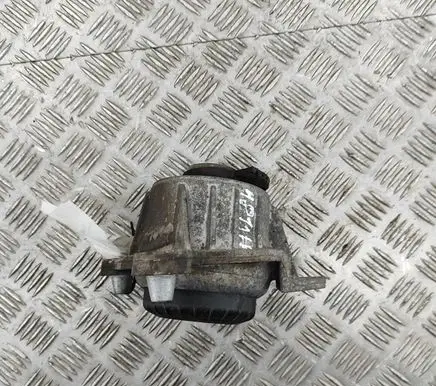 Mercedes-Benz Vito Viano W447 Engine mount bracket A4472410013