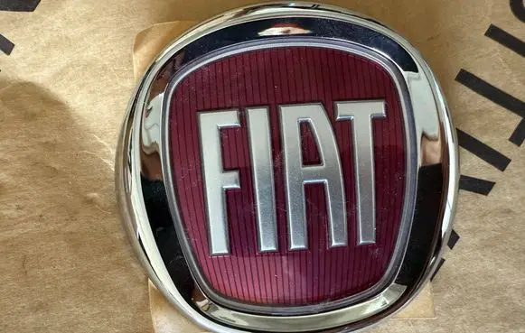 Fiat Panda III Manufacturer badge logo/emblem 735565897