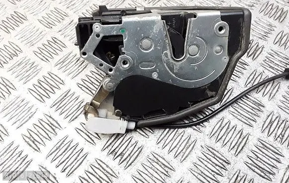 BMW 7 E65 E66 Rear door lock 7012146