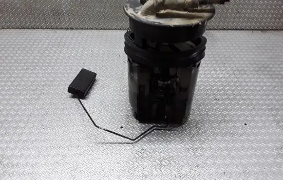 Mercedes-Benz Vito Viano W638 Fuel level sensor 6385420604