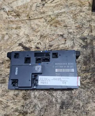 Mercedes-Benz E W211 Door control unit/module 2118200426 356802 8147900