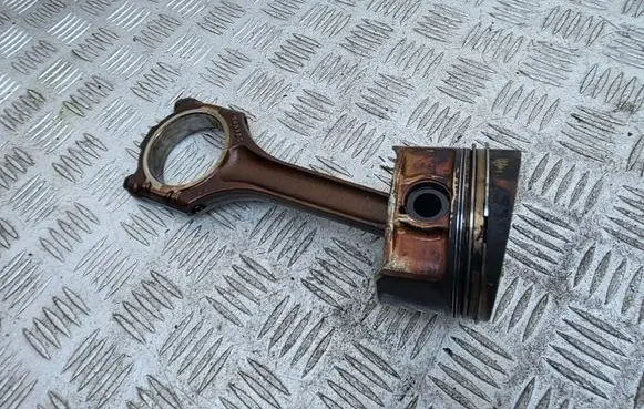 Volkswagen Touareg I Piston with connecting rod H0040R R061 84L88