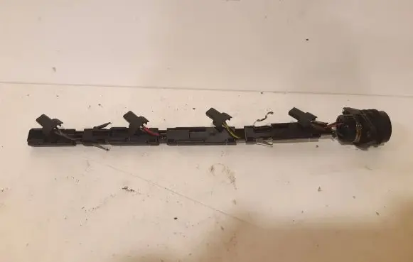 Volkswagen PASSAT B6 Fuel injector wires 038971803