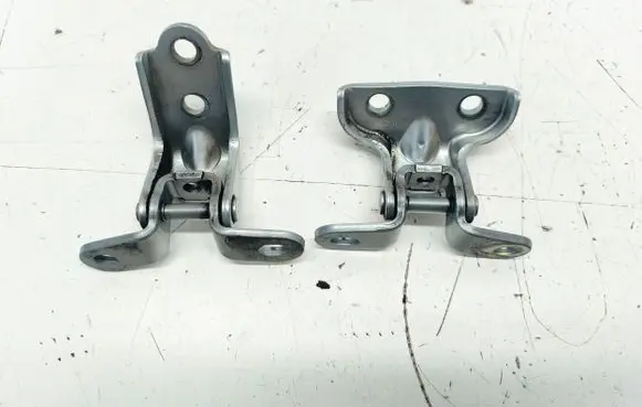 Rear door hinge set