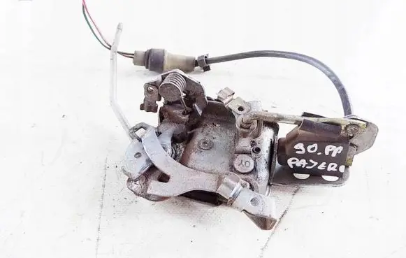 Mitsubishi Pajero Front door lock 