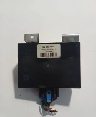 Skoda Octavia Mk1 (1U) Comfort/convenience module 1J0959799Q L31599 5DK00795150