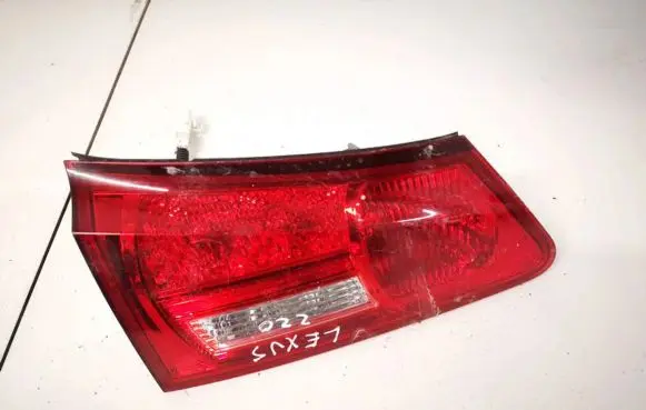 Lexus IS 220D-250-350 Tailgate rear/tail lights