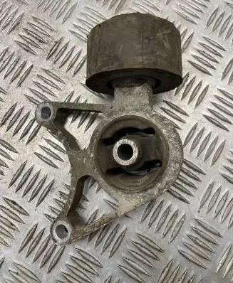 Land Rover Freelander Rear differential mounting bracket 