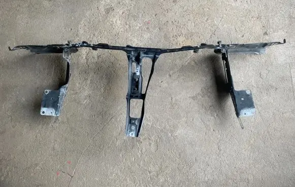 Audi 80 90 S2 B4 Radiator support slam panel