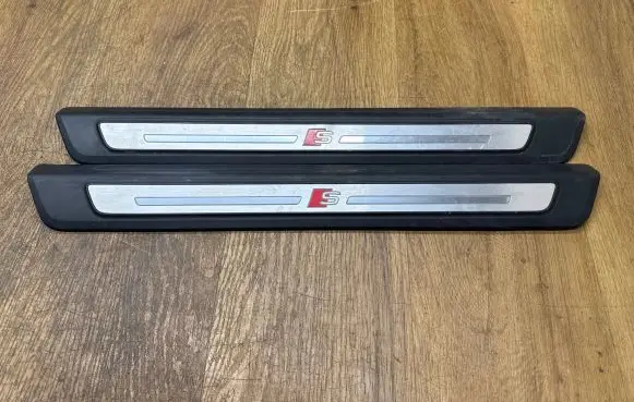 Front sill trim cover