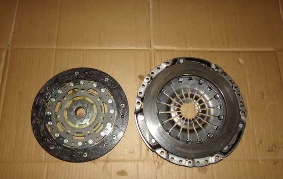 Volvo S40 Clutch pressure plate 