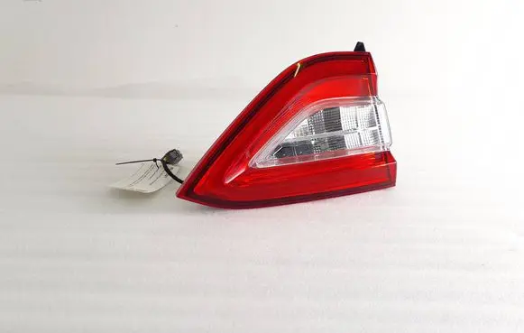 Maserati Levante Tailgate rear/tail lights 20680104
