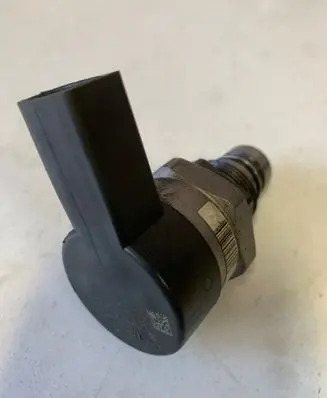 BMW 5 E60 E61 Fuel pressure sensor 0281002481 13802431 220207