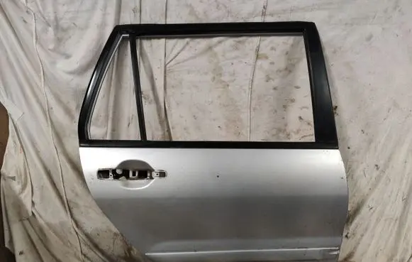 Mitsubishi Lancer Rear door