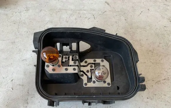 Volkswagen Sharan Tail light bulb cover holder 7N0945258
