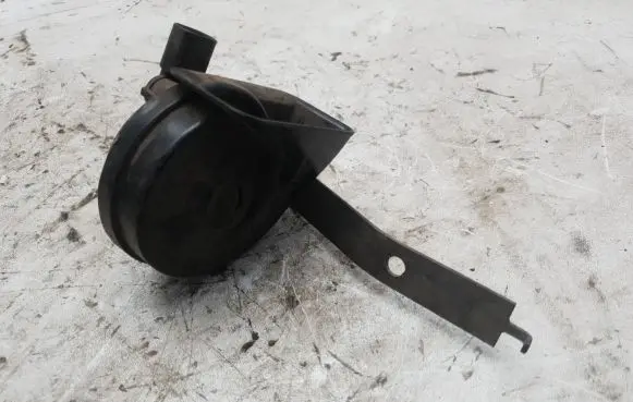 BMW 3 E36 Horn signal 4136479 425049 0069500