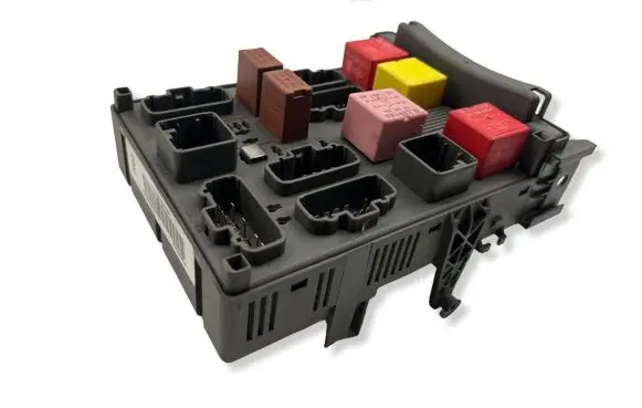 Renault Espace IV Fuse module 8200004201E 518837018 8200283815
