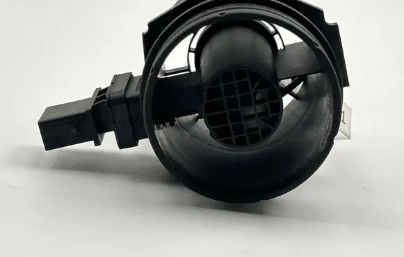 BMW 3 E90 E91 Mass air flow meter 0281002567 18828149