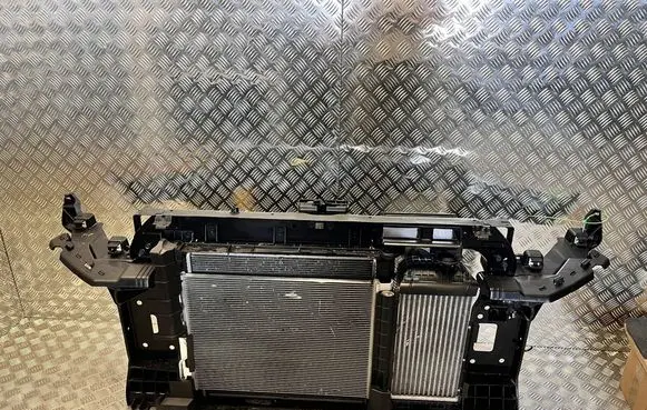 Hyundai Tucson TL Front bodywork piece 