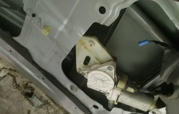BMW 1 E81 E87 Sliding door window regulator with motor 