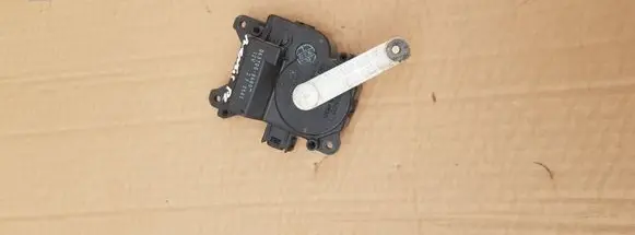 Toyota Avensis T250 Air flap motor/actuator 0637008680