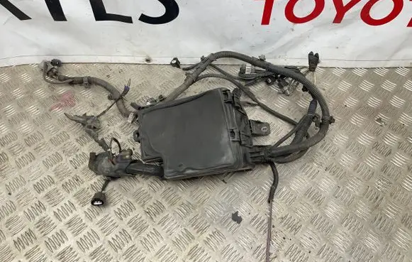 Toyota RAV 4 (XA40) Fuse box set 8266242600