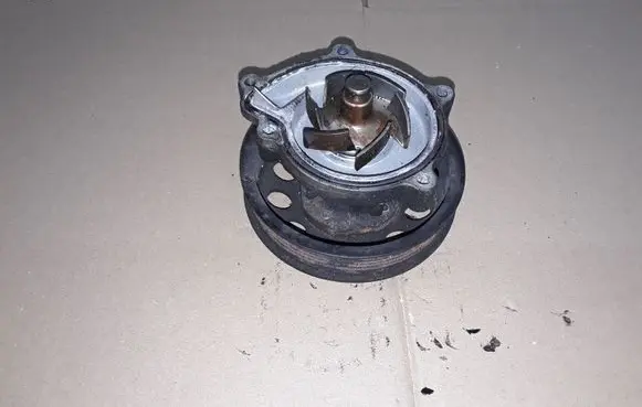Mercedes-Benz A W168 Water pump A2662020110H A2662020110
