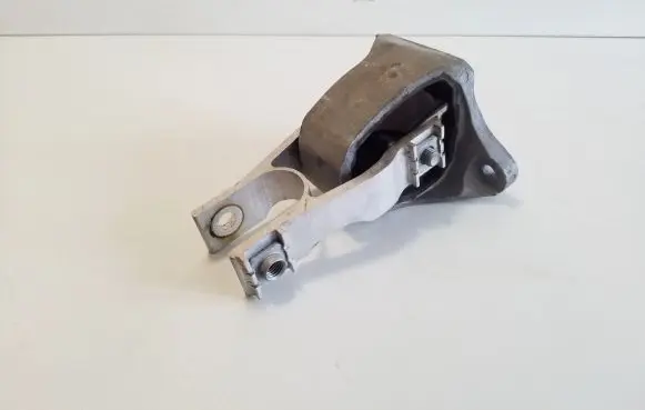 Volvo XC60 Engine mount bracket 31480564 32139982