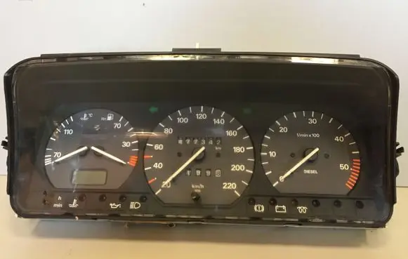 Volkswagen PASSAT B4 Speedometer (instrument cluster) 3A0919033C