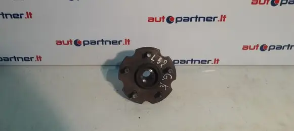 Toyota RAV 4 (XA30) Rear wheel hub