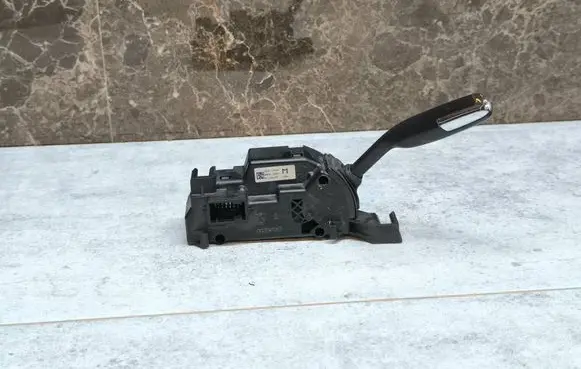 Citroen C4 Grand Picasso Gear shifter/selector 96811352XT 88500004 0384