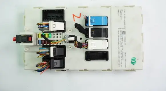 BMW 3 F30 F35 F31 Fuse module 9315686