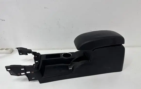 Ford Mondeo Mk III Center console 