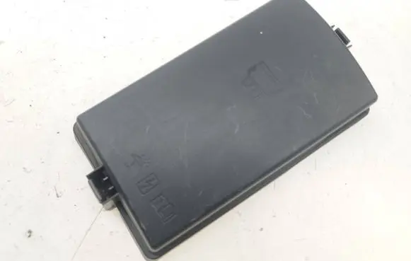 Volkswagen Golf VII Fuse box cover 5Q0937132A 63512386