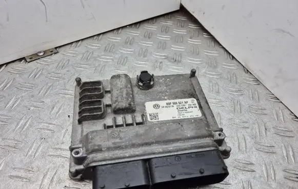 Skoda Fabia Mk2 (5J) Engine control unit/module 03P906021AP 28356786