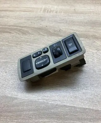 Toyota Avensis T250 Wing mirror switch 183575 777669