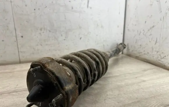 Mercedes-Benz E W211 Front shock absorber with coil spring 2113200026