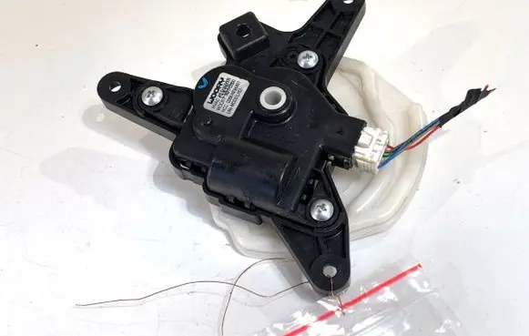 Hyundai ix35 Air flap motor/actuator D266NE9AA01