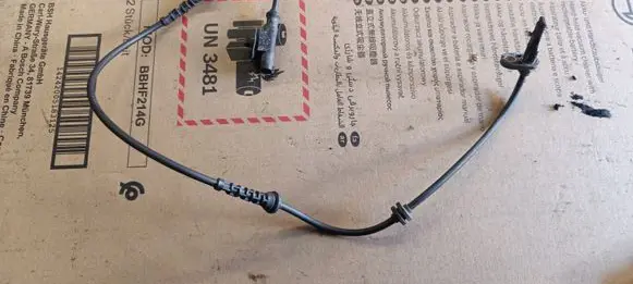 Maserati Ghibli ABS brake wheel speed sensor 670006719