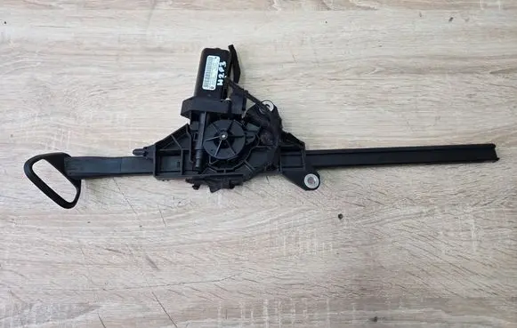 Mercedes-Benz E C207 W207 Seat belt adjustment motor A2078600282