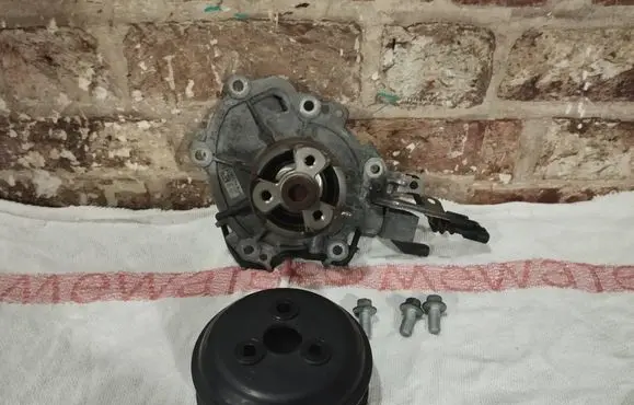 Jaguar XF X260 Water pump G4D38501AD