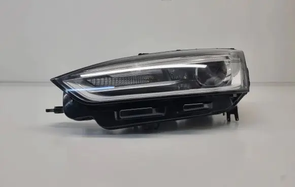 Audi A5 Headlight/headlamp 8W6941043D