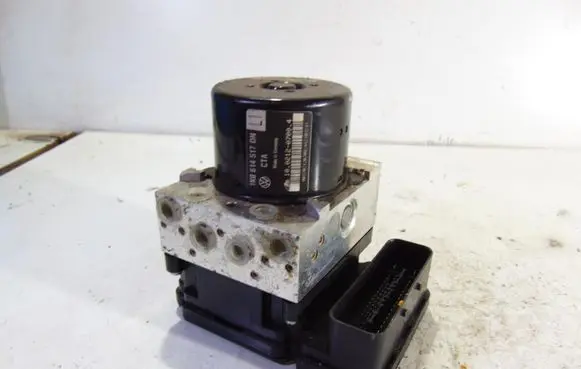 Volkswagen Golf VI ABS Pump 1K0614517DN
