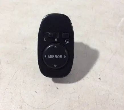 Lexus IS 200-300 Wing mirror switch