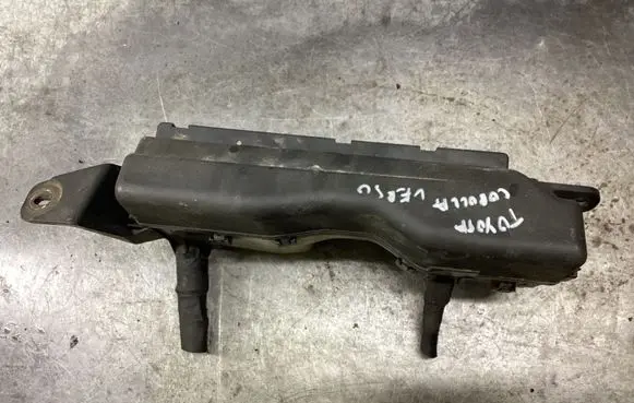 Toyota Corolla Verso AR10 Fuse module