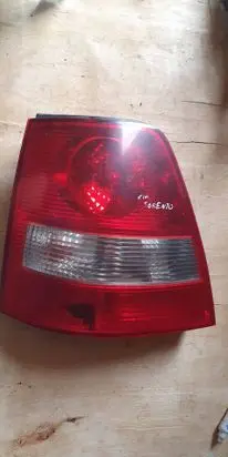 KIA Sorento Rear/tail lights E138362