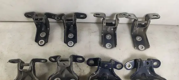 Hyundai Bayon Front door hinge set 
