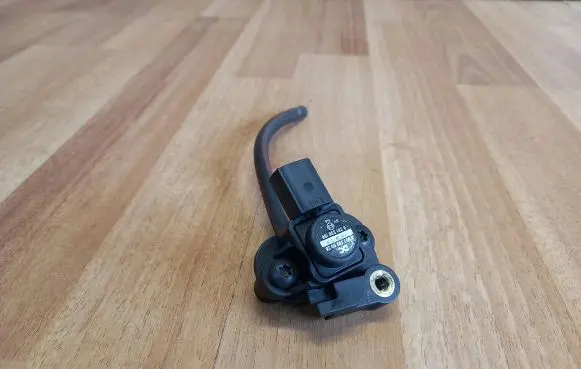 Mercedes-Benz C W204 Air pressure sensor 0261230196 A0071530028 A0101537228